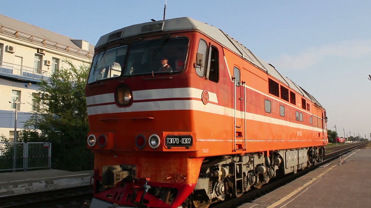 Тепловозы ТЭП70-0302 и 2ТЭ10У-0210А