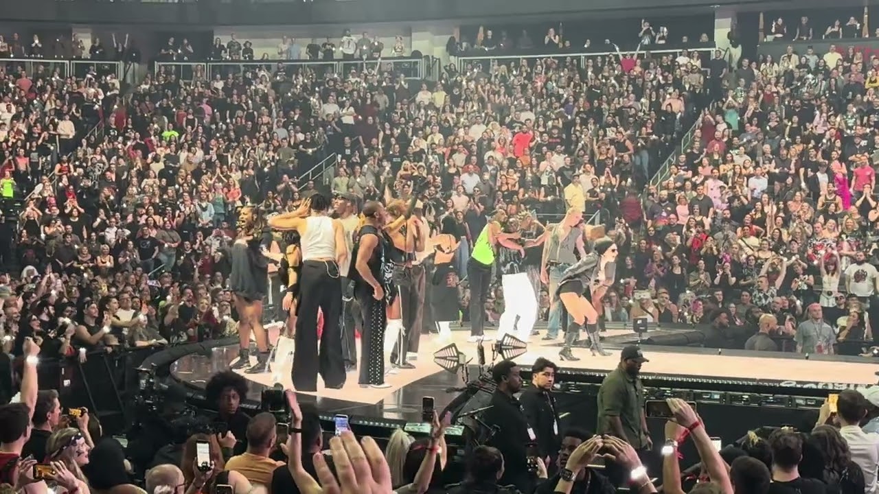 Lady Gaga - How Bad Do You Want Me / Replay - Mayhem Ball - Atlanta, GA