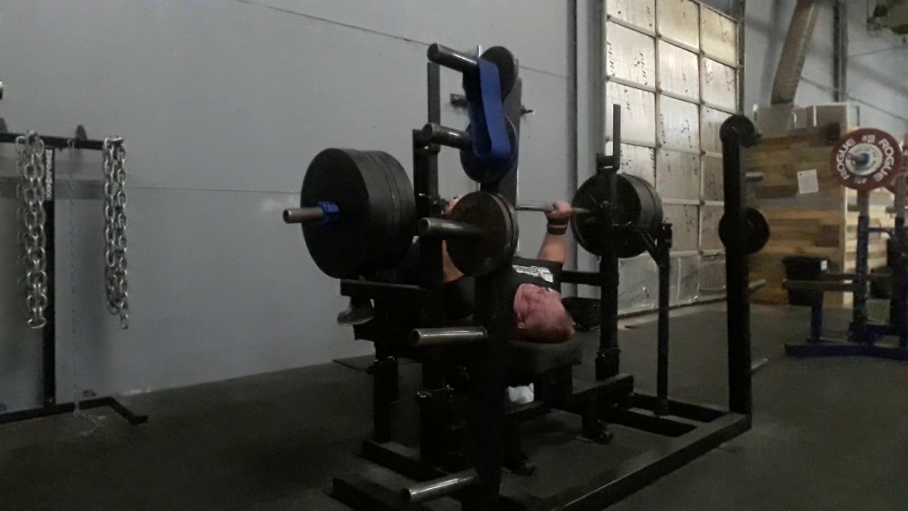 Deload bench press night 605lbs x 3 single ply bench daddy slingshot 58