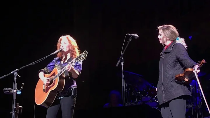 Angel From Montgomery, Bonnie Raitt and Alison Kra...