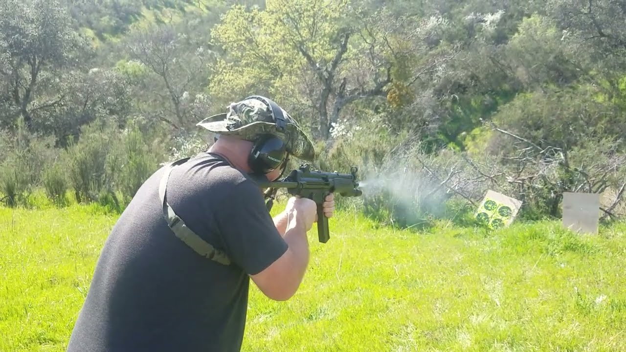 MP5 Fun Switch on! #youtubeshorts #mp5 #fullauto #machinegun #submachinegun