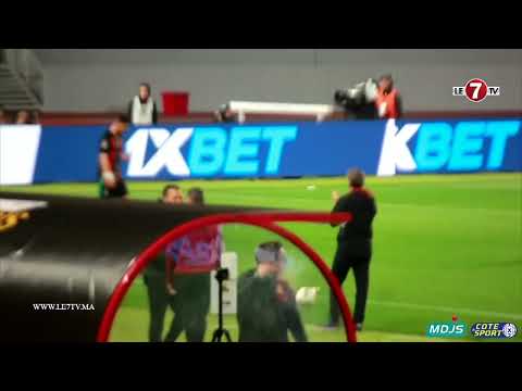 فرحة هيستريا للاعبو الجيش الملكي بعد تسجيل الهدف في شباك شبيبة القبائل الجزائري