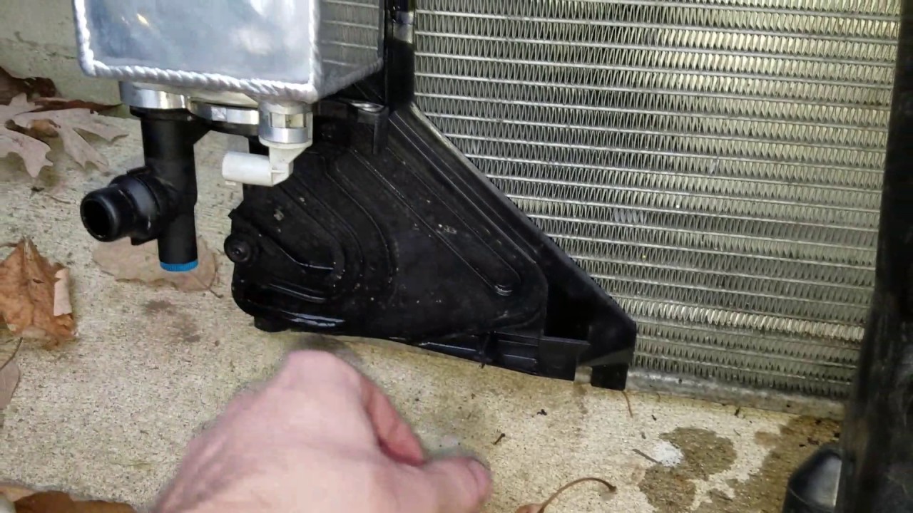 Mishimoto E46 Expansion Tank Overview YouTube