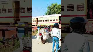 Safar Tanha Tanha 💔 | Emotional Travel Vlog | Alone Journey | Pj Tech Vlog #shorts 25 October 2025