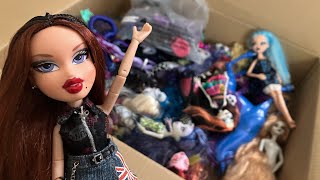 OPENING A HUGE MONSTER HIGH MYSTERY BOX! 30 dolls! Bonus Bratzillaz and more!