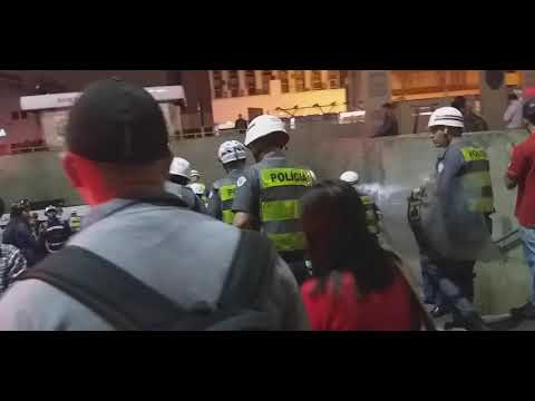 POLÍCIA FECHA ESTAÇÃO LIBERBADE PARA EVITAR PULAR CATRACA