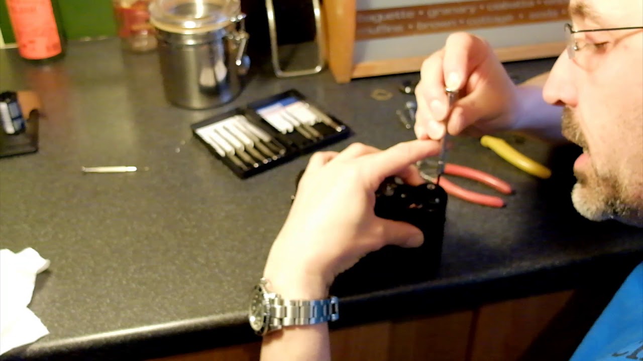 Zenit E thumb wind disassemble, fix & reassemble, Russian film