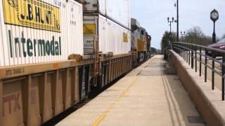 BNSF Fast Stack & Piggyback At Western Springs Illinois