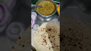 Aaj dinner me h, Punjabi Dal Makhani, mummy k hath ki paneer sabji, roti pyaaj #shorts #viral #video