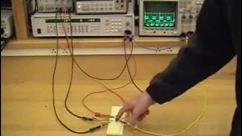 Mechatronics Lab - op amp integrator circuit at different frequencies