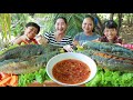 Crispy Snakehead Fish Frying - Snakehead Fish Eating Spicy Sweet Chili Sauce - Happy Time Eating