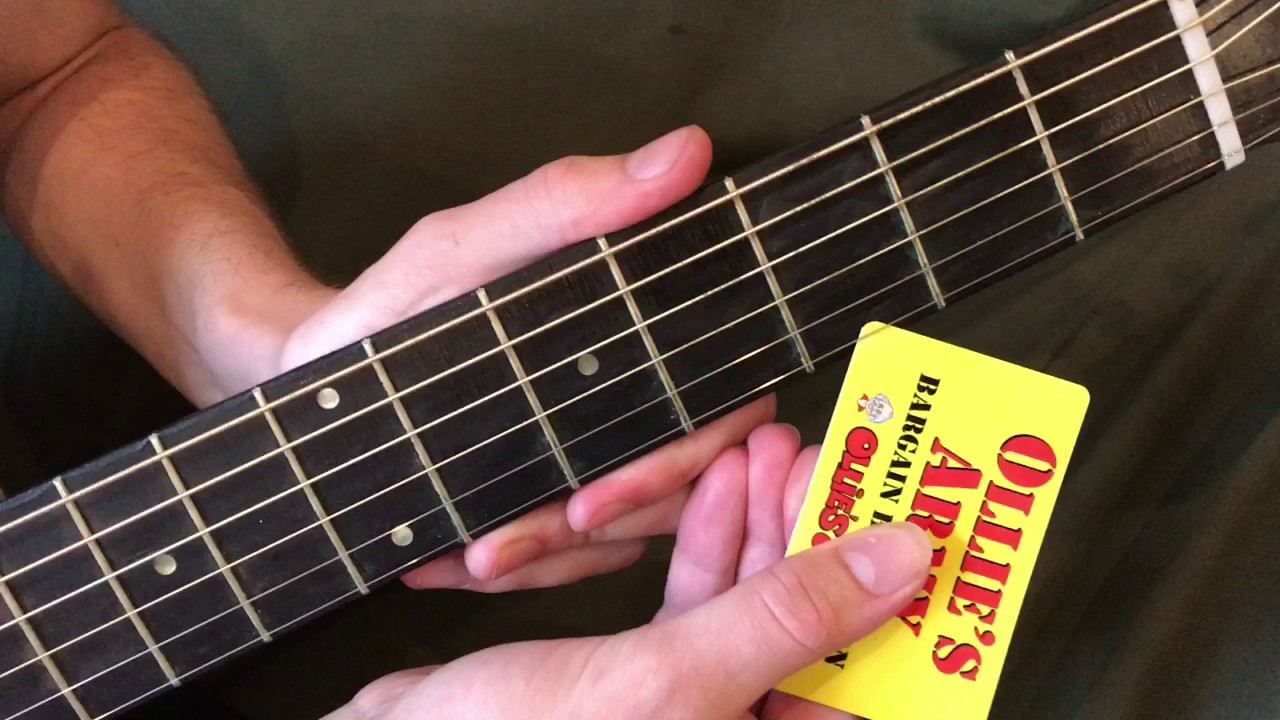 make your guitar sound like a SNARE DRUM using a credit card YouTube