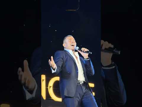 إنت الفرحة اللي فبالي إنت الحظ عمرو دياب