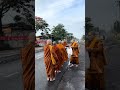 TRÊN ĐƯỜNG KHẤT THỰC
