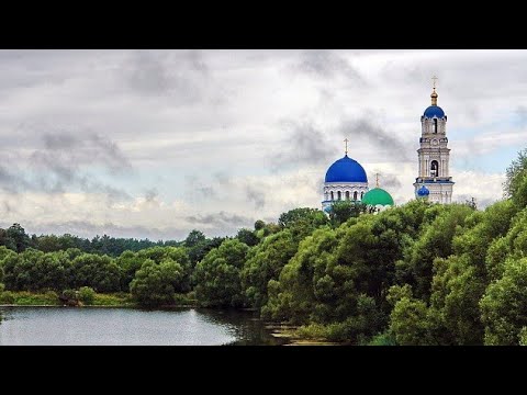 Монастыри России .