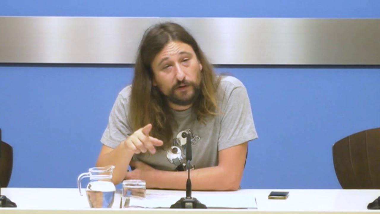 14 de septiembre de 2017. Renovación Césped Campos de Fútbol Municipales. servicios al contribuyente