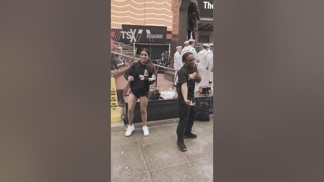 She started dancing with me🔥 #shorts