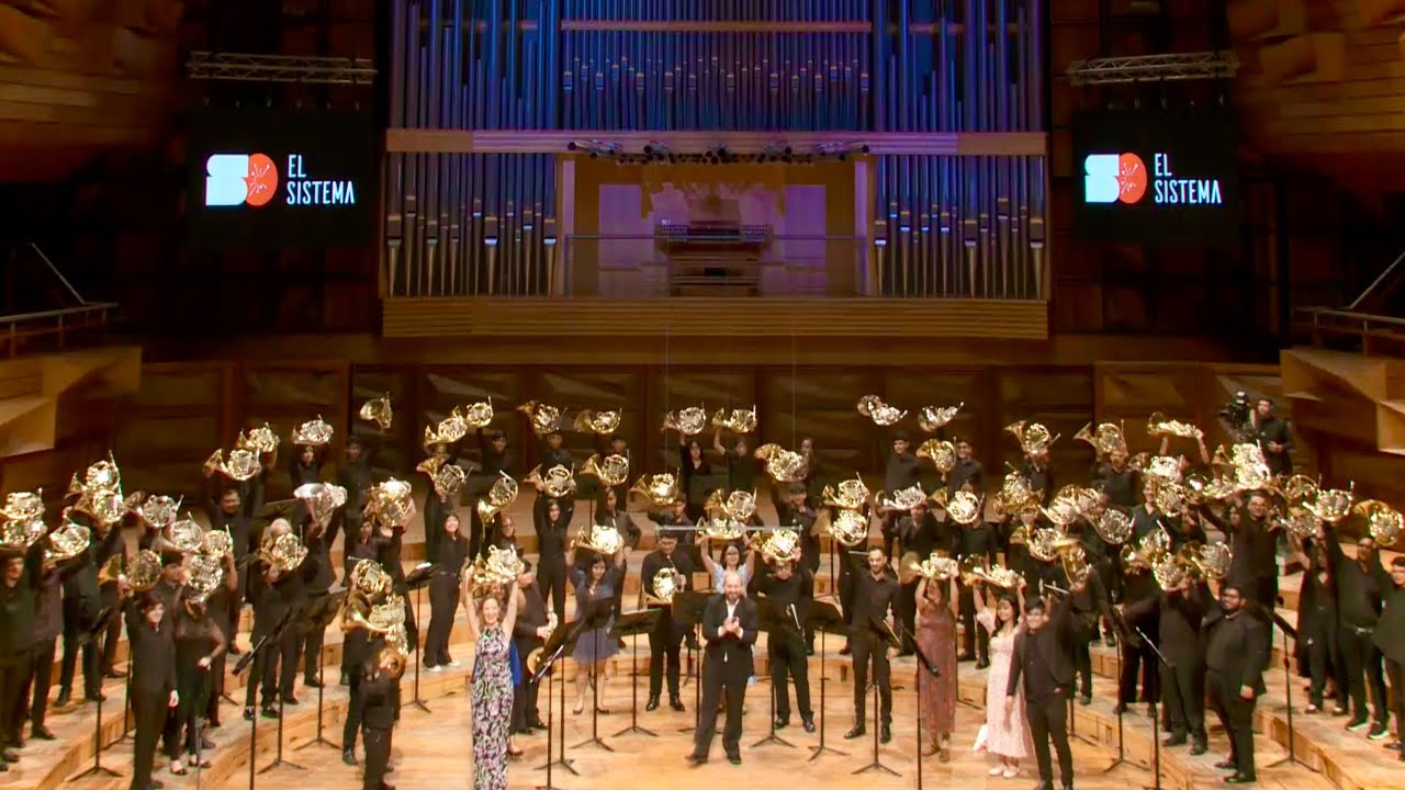 Have a Cachapa! - 70 French Horns in Caracas