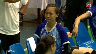 Nữ VĐV TP HCM bật khóc HLV Trần Thị Hiền cho học trò rời sân phản đối trọng tài vì cho rằng bị XỬ ÉP