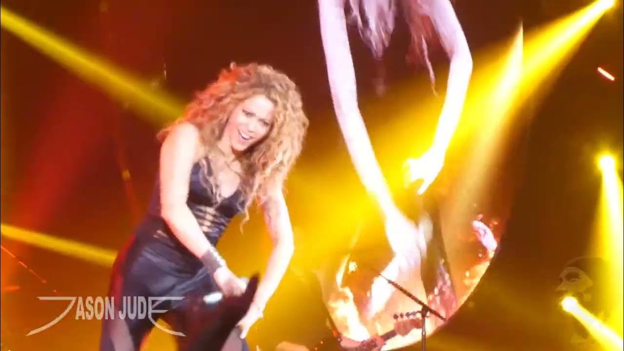 Shakira - Loca [HD] LIVE San Antonio 8/24/18 - YouTube