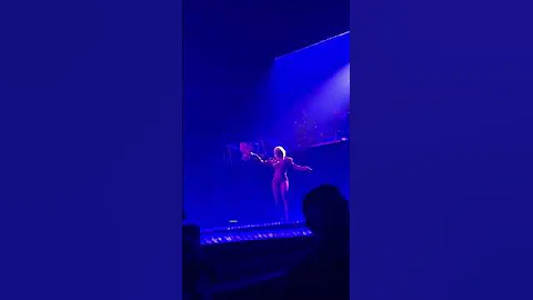 Boss Bitch (live) - Doja Cat: Tour Ma Vie ~ Spark Arena, Auckland NZ (barricade pov) 18/11/25