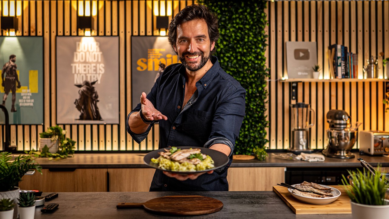 Cavala em cama de couve Salteada | Mais saudável não há! :)