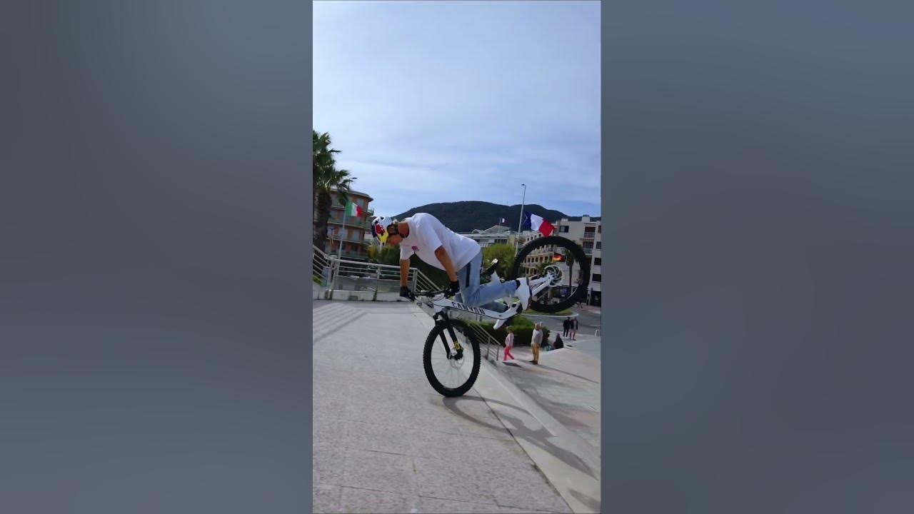 Skateboarding Jaws Would Be Proud - Fabio Wibmer Hucks the Lyon 25 Stair to  Flat - sspomer - Mountain Biking Videos - Vital MTB