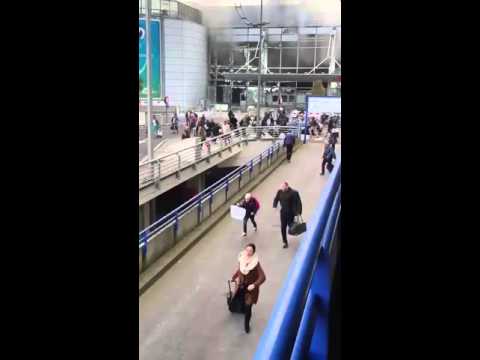 أنباء عن سقوط قتلى وجرحى في انفجارات غامضة بمطار بروكسل