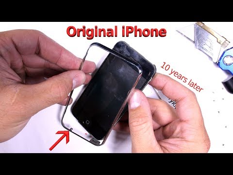 Video: How To Remove The Cover Of An Iphone 2g