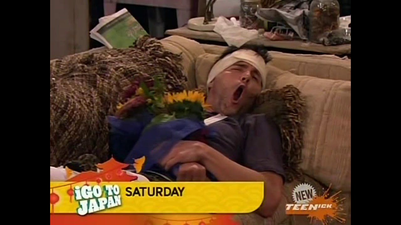 [iCarly] Carly Carly Scratching Lewbert's Foot With Fork YouTube