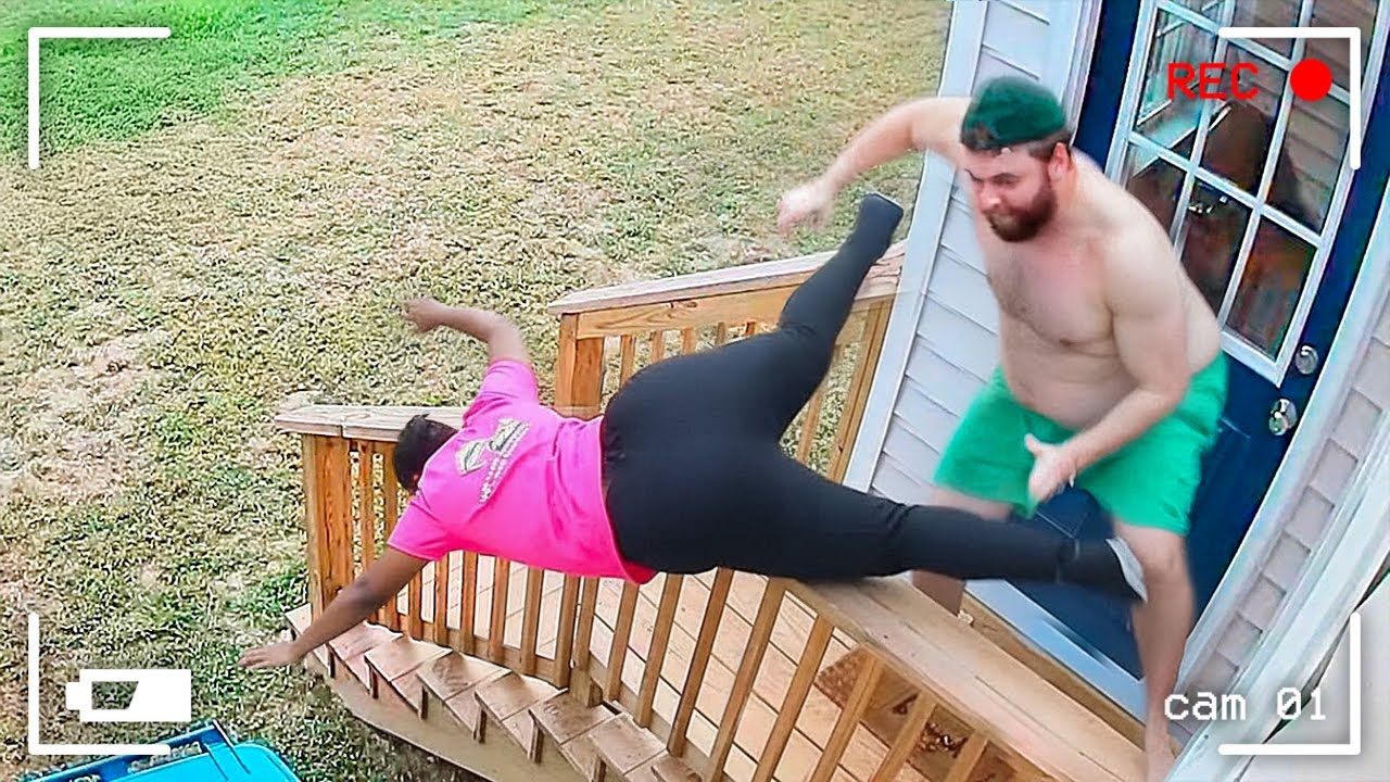 САМЫЕ НЕЛЕПЫЕ МОМЕНТЫ, СНЯТЫЕ НА КАМЕРУ НАБЛЮДЕНИЯ