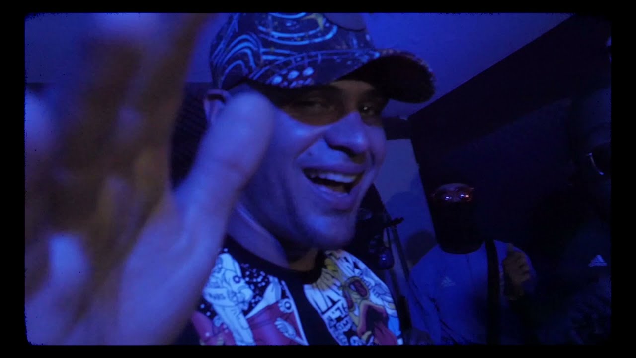 Watch DIAS WAYNE - KHAPTA (CLIP OFFICIEL) on YouTube Watch DIAS WAYNE - KHAPTA (CLIP OFFICIEL) on YouTube