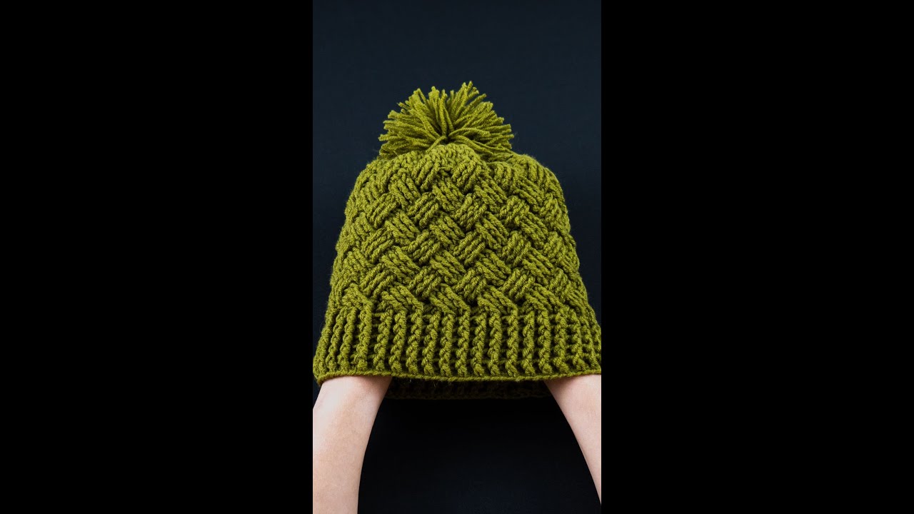 Простая и уютная вязаная крючком шапка-бини! Урок для начинающих Miarti🧶
