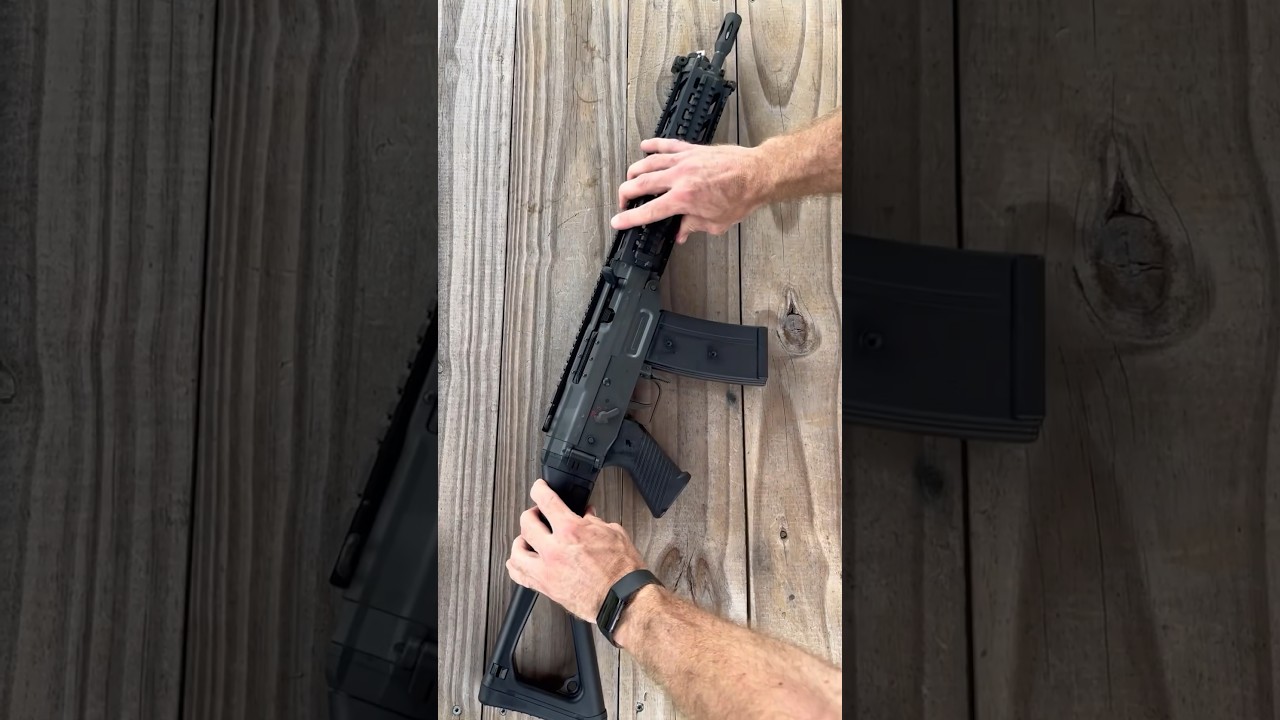 SG553 Gas Blowback, cal. 6.8mm BB 