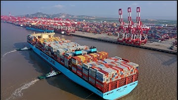 Siêu Tàu Container Cập Đồng Thời Vào Cảng Quốc Tế Cái Mép BRVT