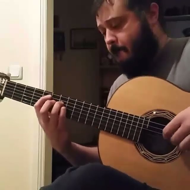 Yok böyle bir gitar çalmak.