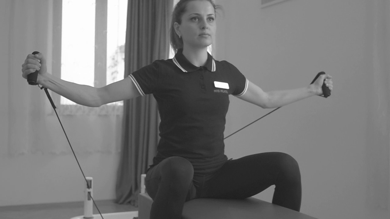 Oana Bonciu, instructor certificat Pilates Reformer, Studio MYB Pilates camera iphone 8 plus apk