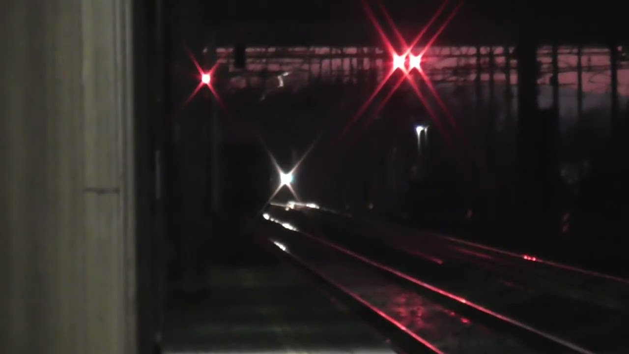 Precedenze al binario 3 il GTS Apulia e il merci E.683 alla stazione di Polesella