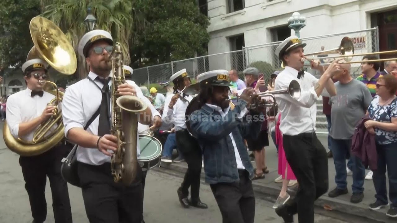 Krewe of Bosom Buddies keep Mardi Gras celebrations rolling in New Orleans