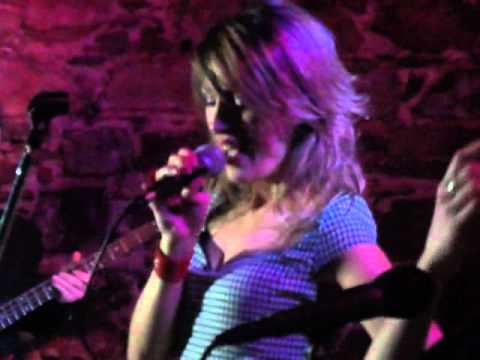 Valerie (feat Sol Bauz live Amy's Tribute).avi