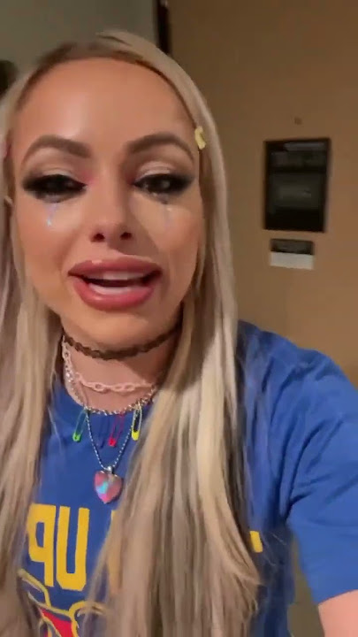 Raquel & Aliyah pound on Liv Morgan’s door after Smackdown! #smackdown