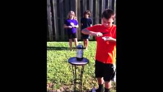 Exploding Coke With Mentos screenshot 3