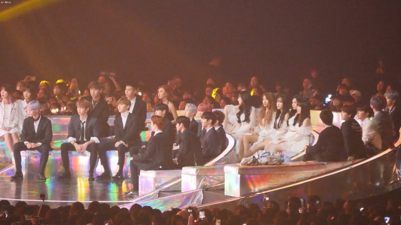 방탄소년단(BTS),여자친구,워너원 - 에이핑크(Apink) 1도없어 무대 Reaction [4K] 직캠 by Mera