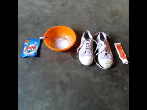 how to clean white shoes toothpaste