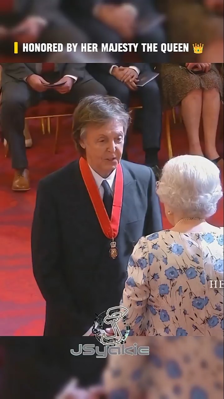 Sir Paul McCartney's Legendary Moment! 🏅👑 #paulmccartney