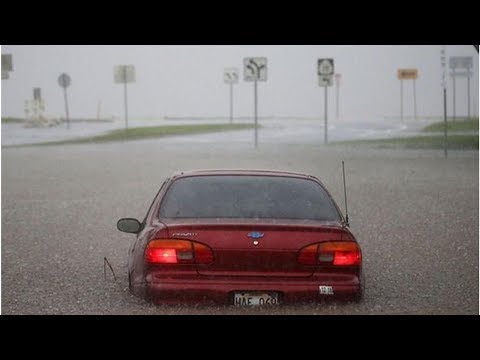 hawaii-tourist-warning:-urgent-alert-for-flash-floods-issued-for-big-island-and-maui