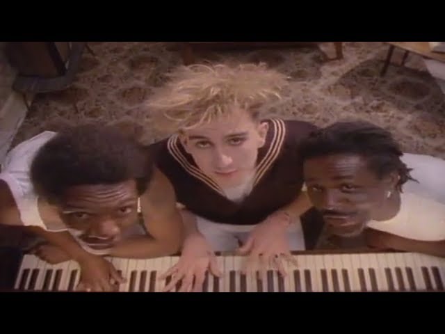 Fun Boy Three - The Telephone Always Rings