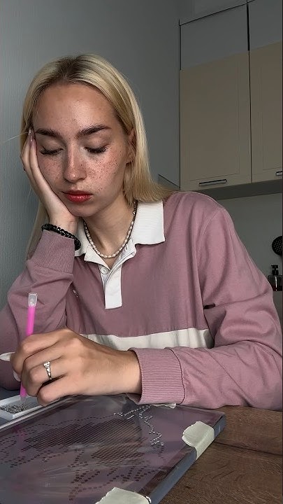 Клею стразы на футболку | #джулай - YouTube