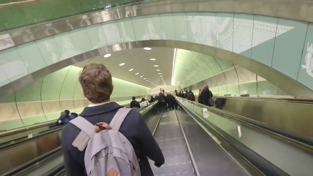 До станции LIRR на метро Grand Central можно добраться за 7,5 минут.