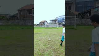 #football #footballskillschallenge #trendingshorts #skills #shorts